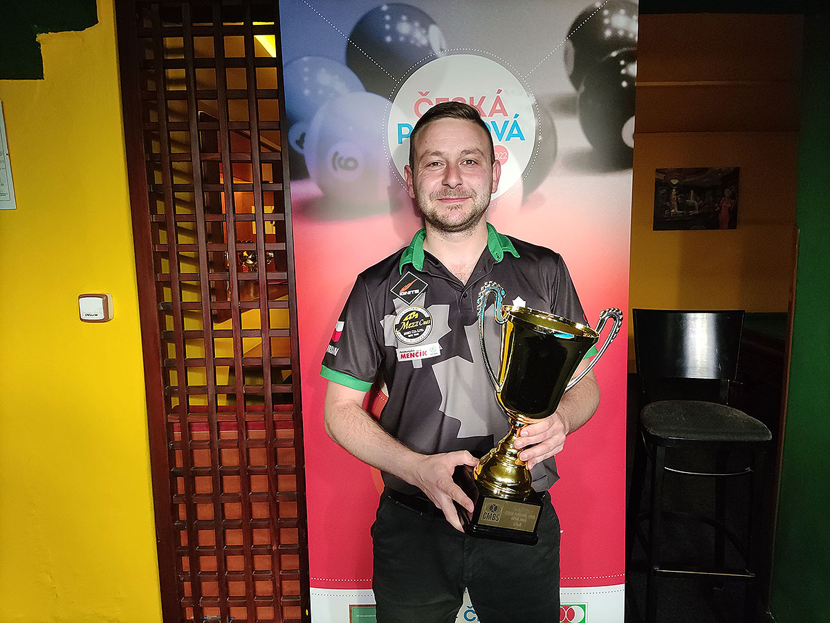 Petr Urban se ujímá vedení v České poolové tour